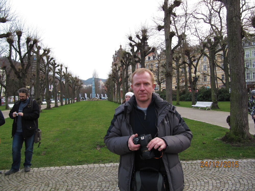  18895374  Maksim, 49 ,    
