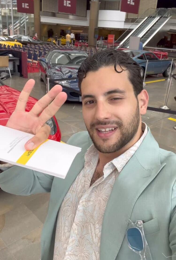  --,   Denis, 38 ,   ,   