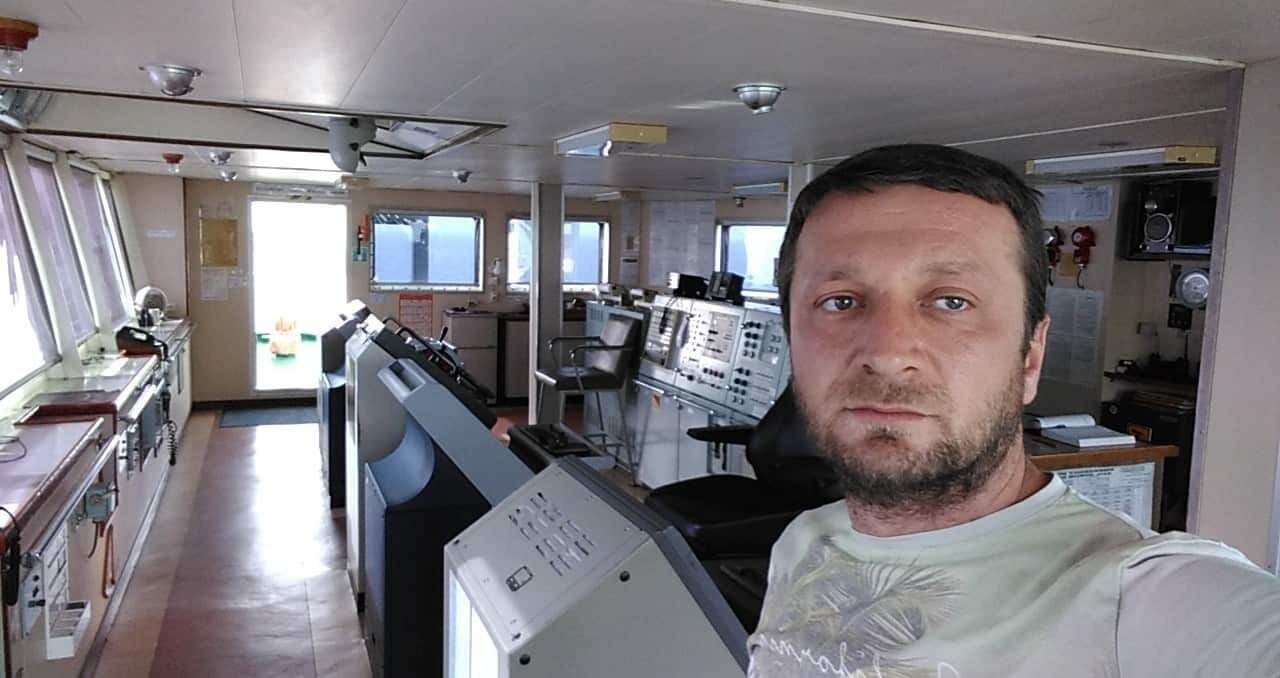  24047714  Zurab, 39 ,    