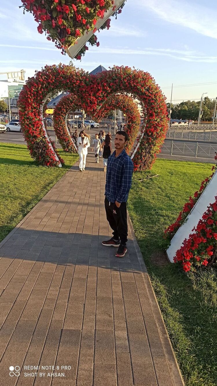  45781424  Akhtar, 27 ,     