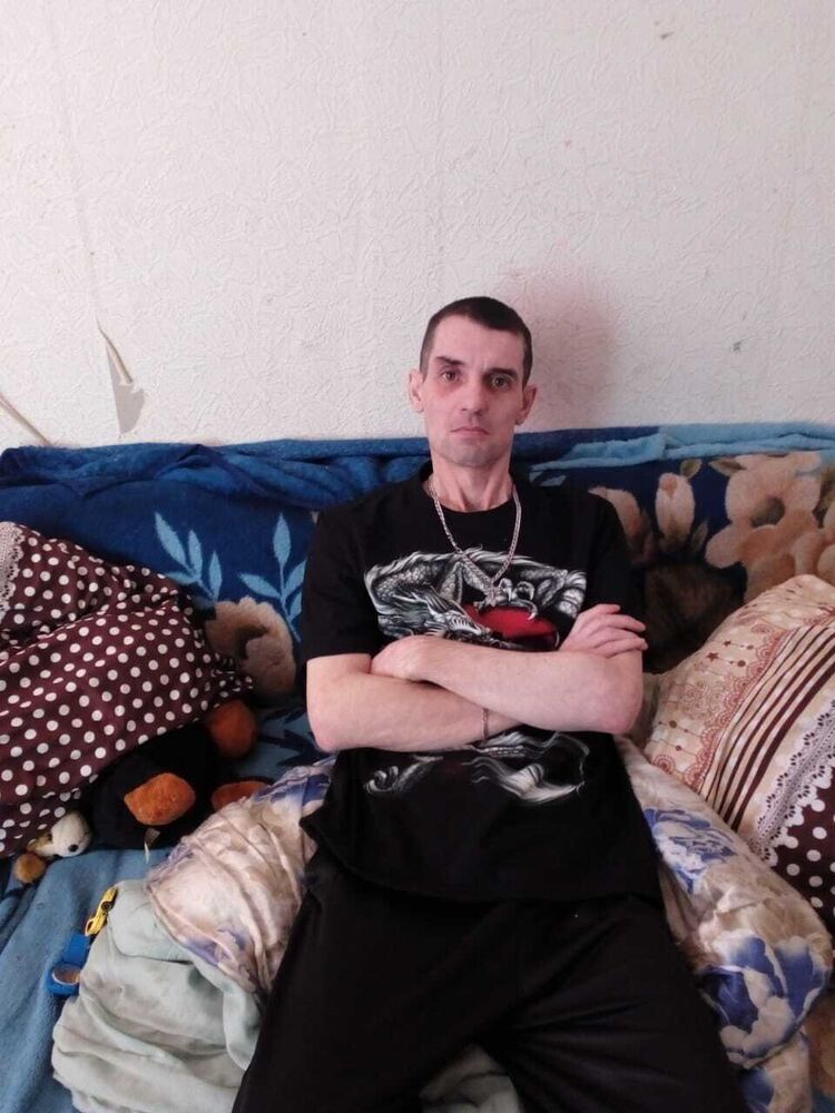  26262234  Alexander, 44 ,    