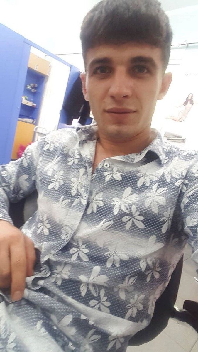  18325134  Vahan, 27 ,    