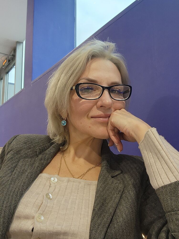  51650334  Marina, 49 ,    -