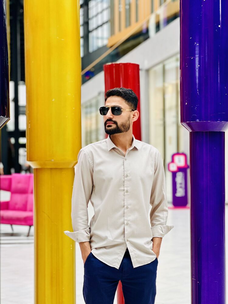  54509674  Khan, 26 ,    