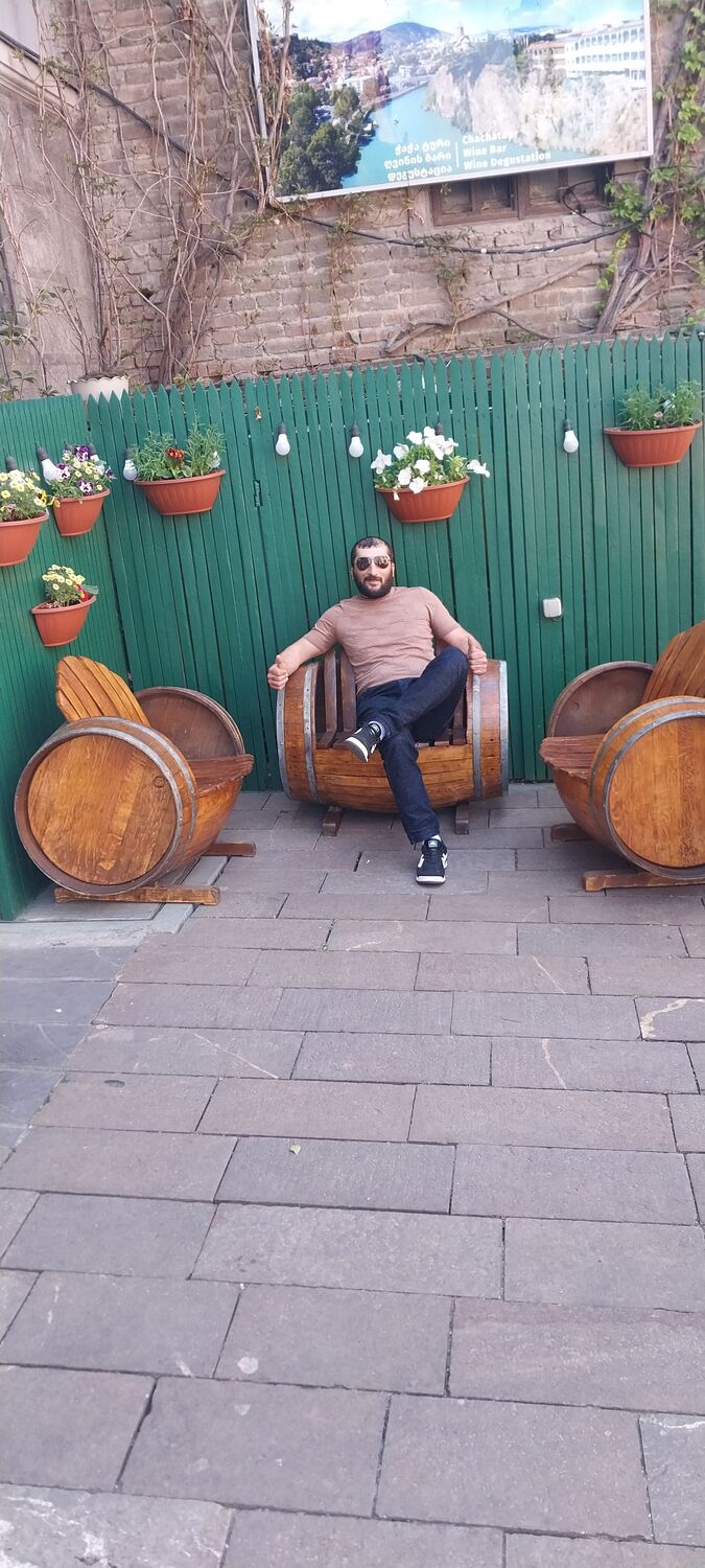  ,   Vadim, 37 ,   ,   