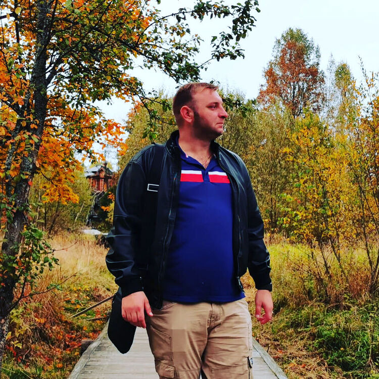  ,   Romik, 32 ,   
