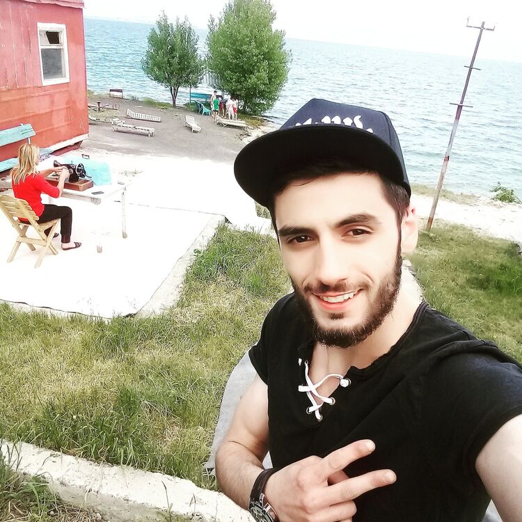  9951114  Seyran, 33 ,    