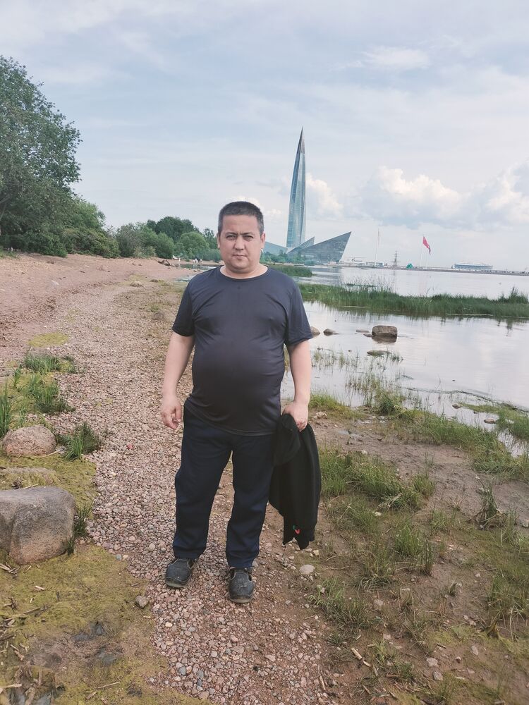  54428644  Umidjon, 44 ,    