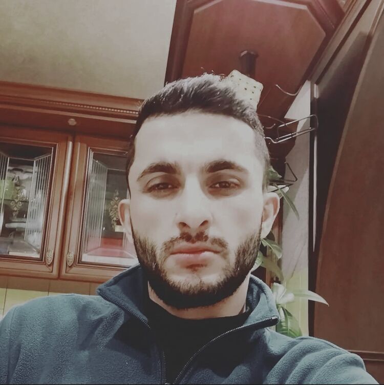  45964384  Ravan, 32 ,    