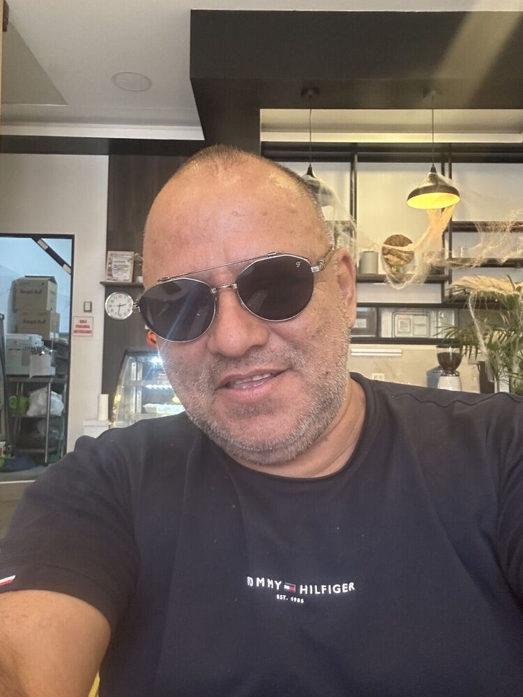  54443094  Freddy Davil, 56 ,    