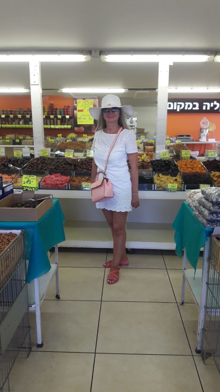  ,   Sviatlana, 51 ,   c , 