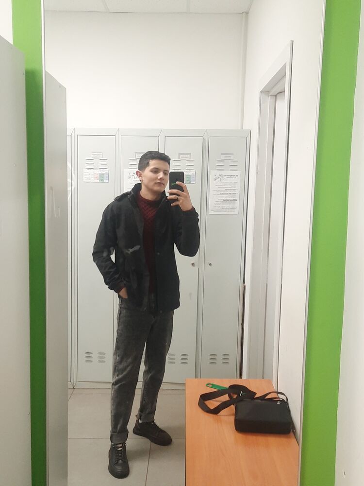  43438684  Bunyod, 24 ,    -