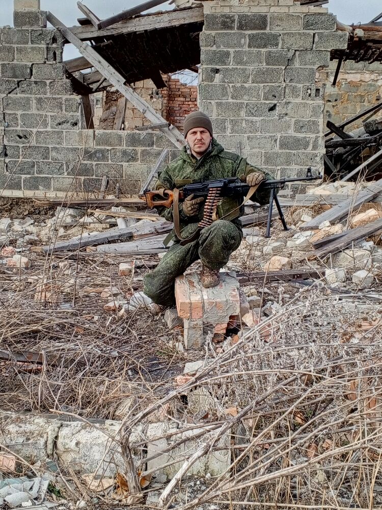 48130704  Aleksandr, 37 ,    