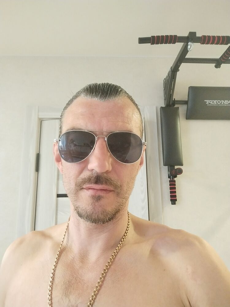  ,   Oleg, 39 ,   