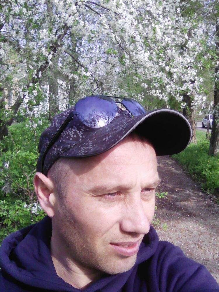  --,   , 42 ,   
