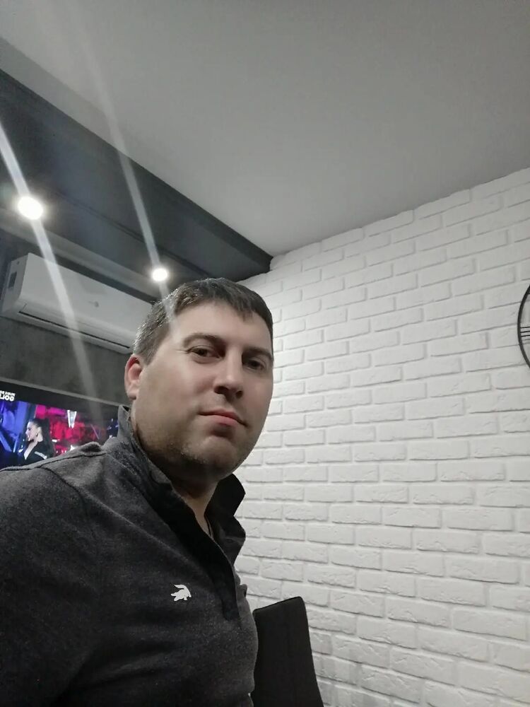  32335094  ARTEM, 41 ,    