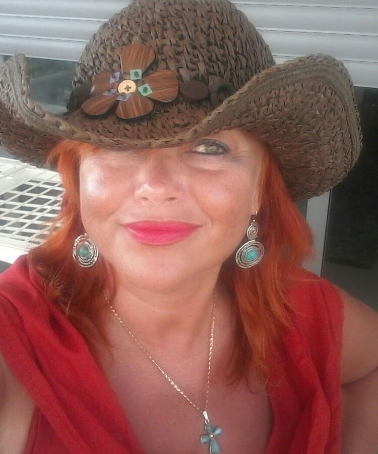  ,   EvaLahouari, 60 ,   ,   , c 