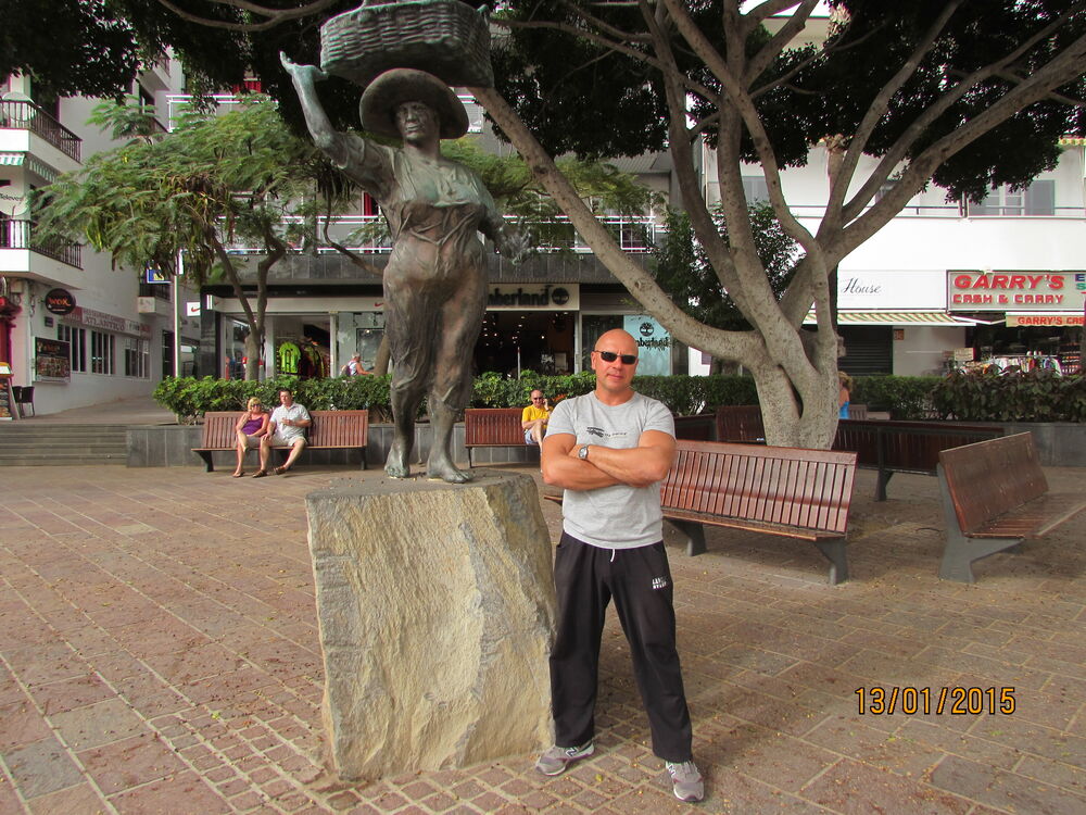  49042854  Sergei, 57 ,    -