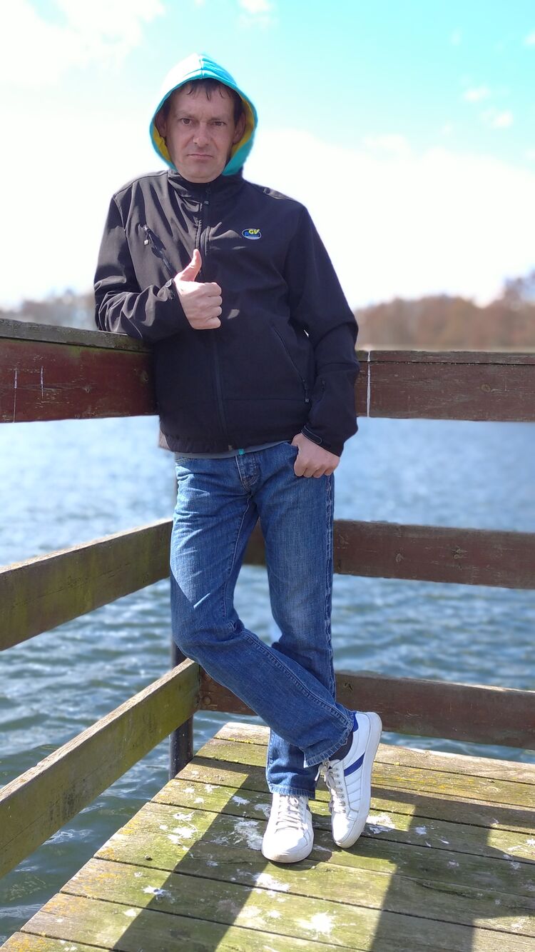  23302044  Denuk, 38 ,    -