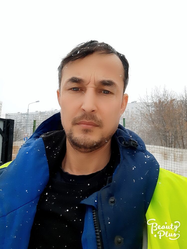 32838794  Bahrom, 33 ,    