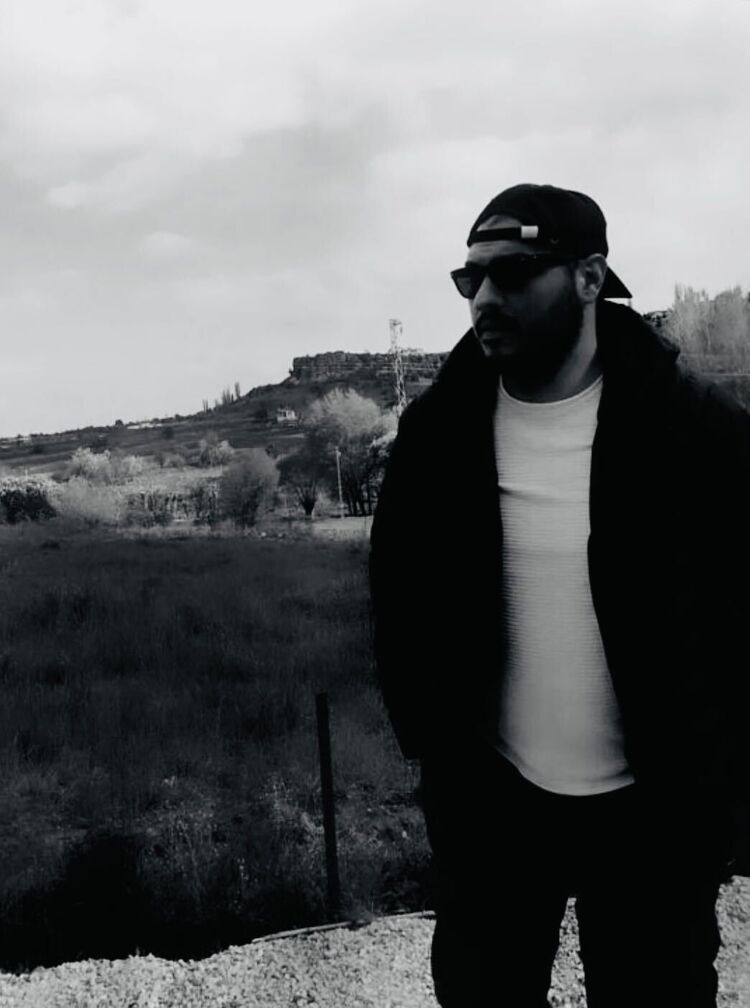  52014374  Arda, 32 ,    