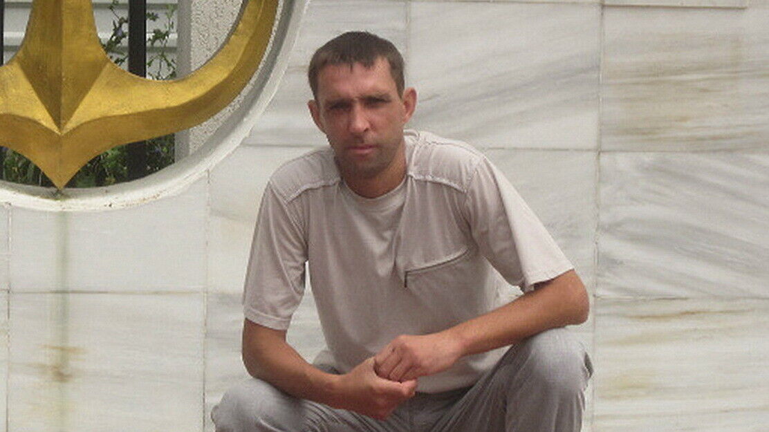  ,   Alex, 46 ,   ,   , c 