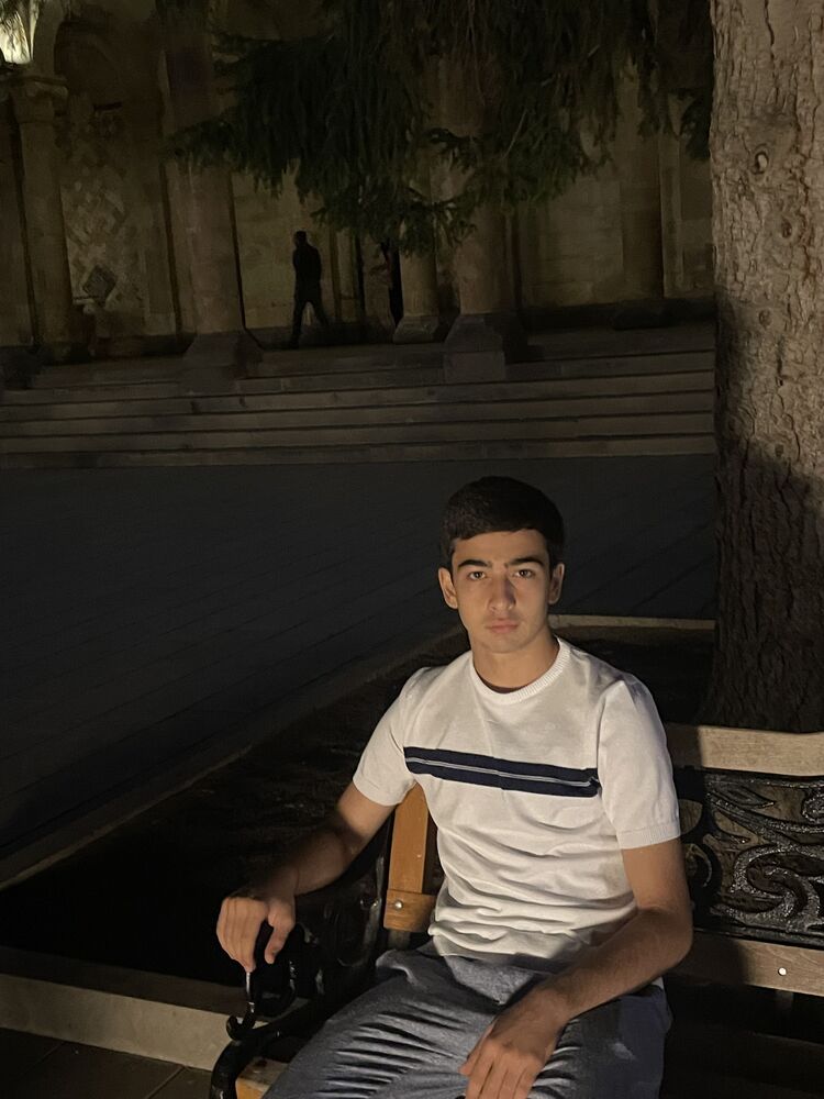  27634434  Aram, 22 ,    