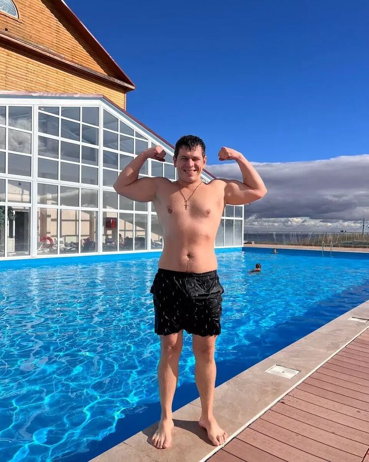  29963974  DMITRY, 32 ,    