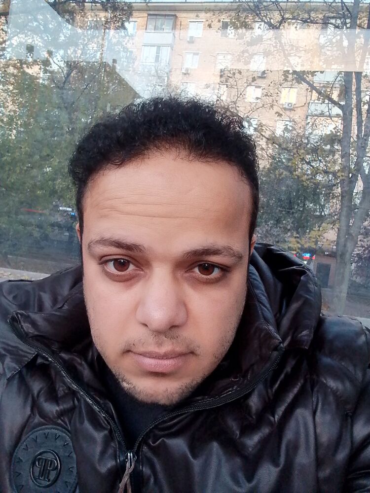  48269014  Youssef, 39 ,    