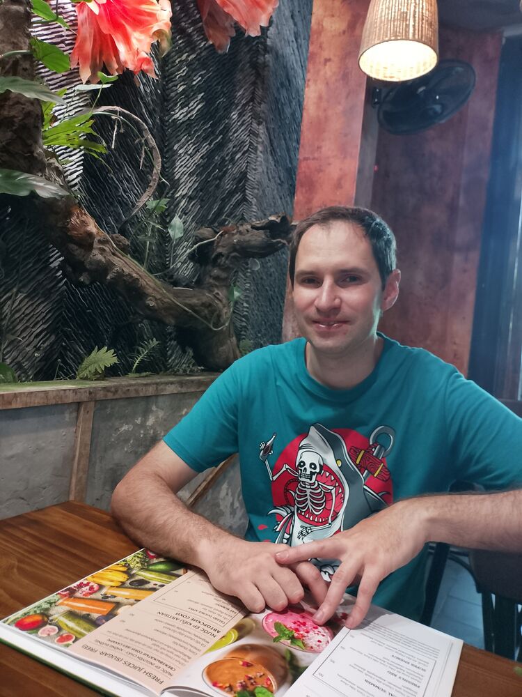  52591854  Maxim, 34 ,    