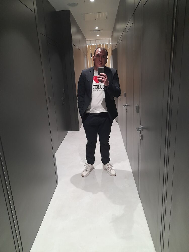  33918544  Alex, 35 ,    