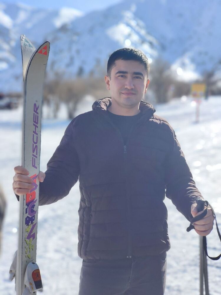  ,   Ali, 32 ,   ,   