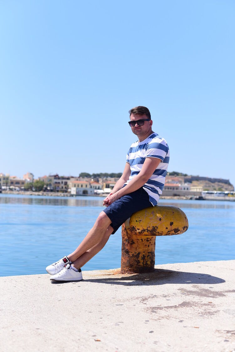  ,   Sergiu, 37 ,   ,   , c 