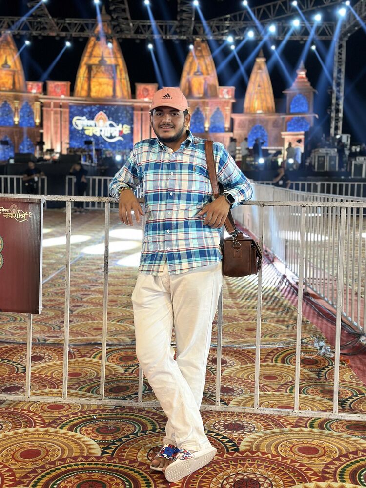  51384074  Dishant, 22 ,    