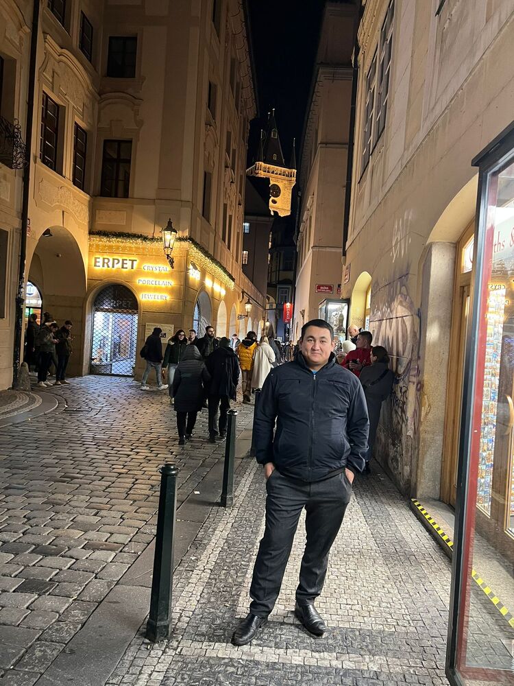  52885894  Otabek, 27 ,    