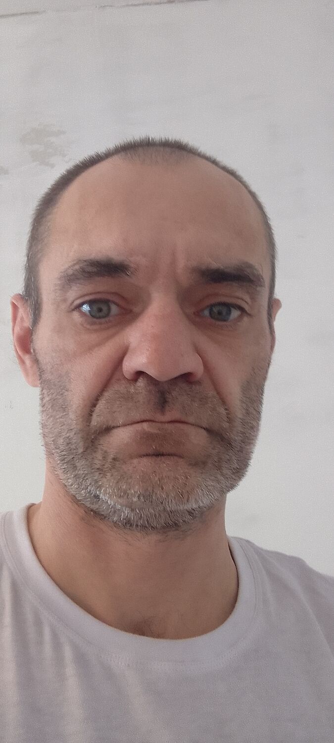  ,   Cergei, 44 ,   ,   