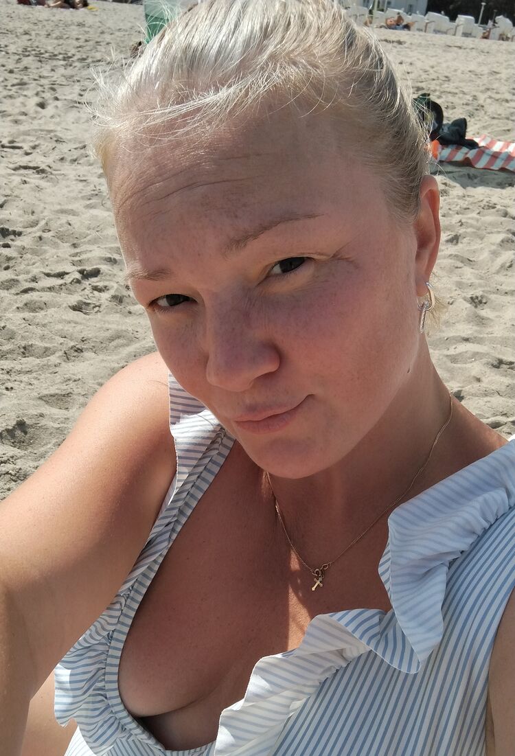  45023074  Tanja, 40 ,    