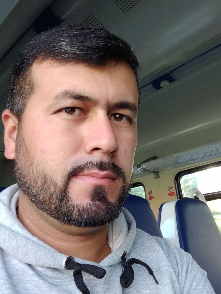  40563574  Utkir, 35 ,    