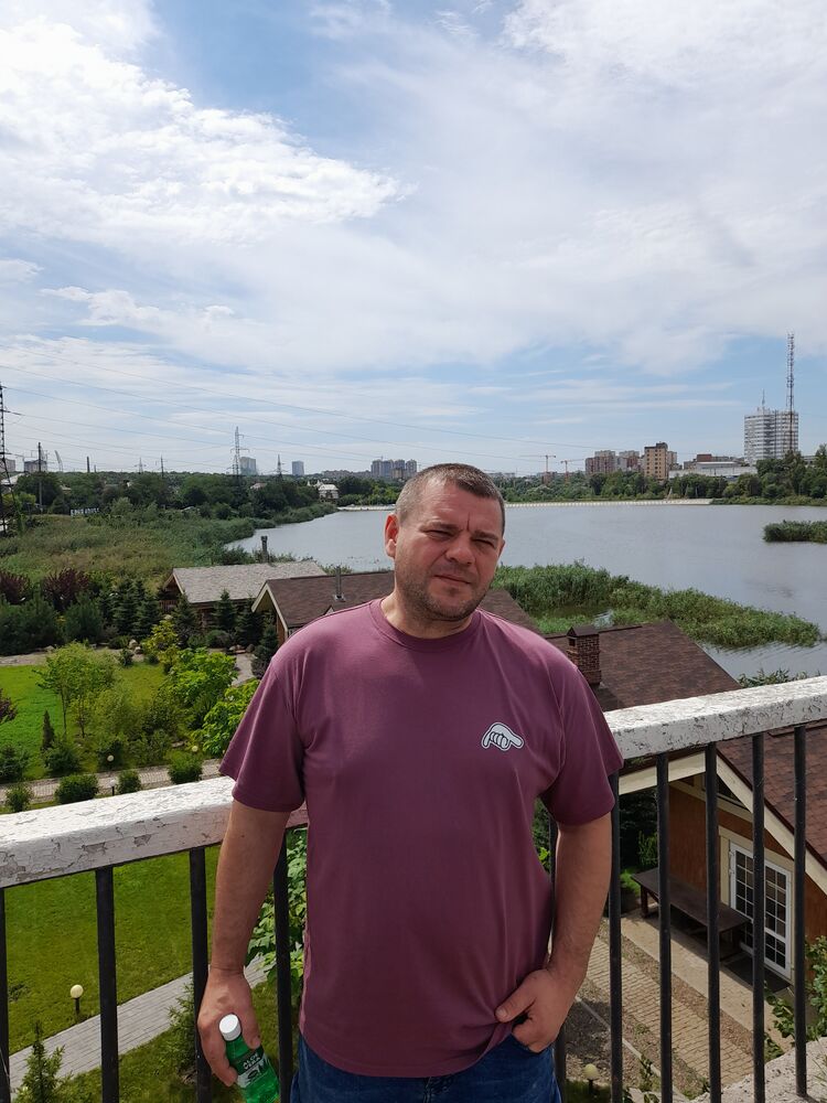  28333884  Vlad, 46 ,    --