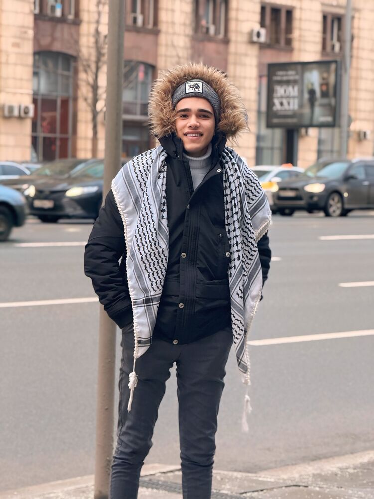  49426434  Yousef, 20 ,    Lambeth