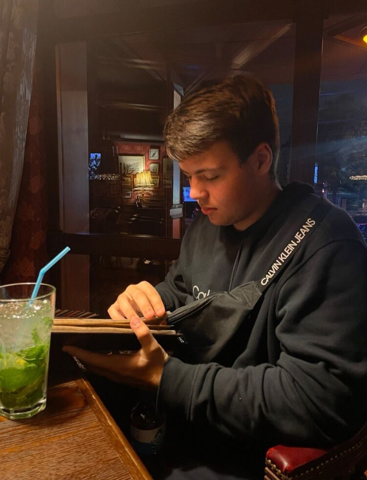  ,   Artem, 19 ,   ,   