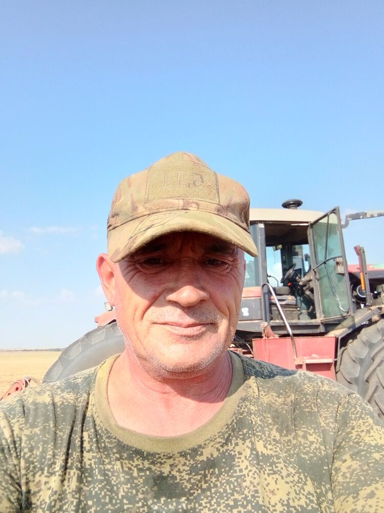  45818224  , 52 ,    