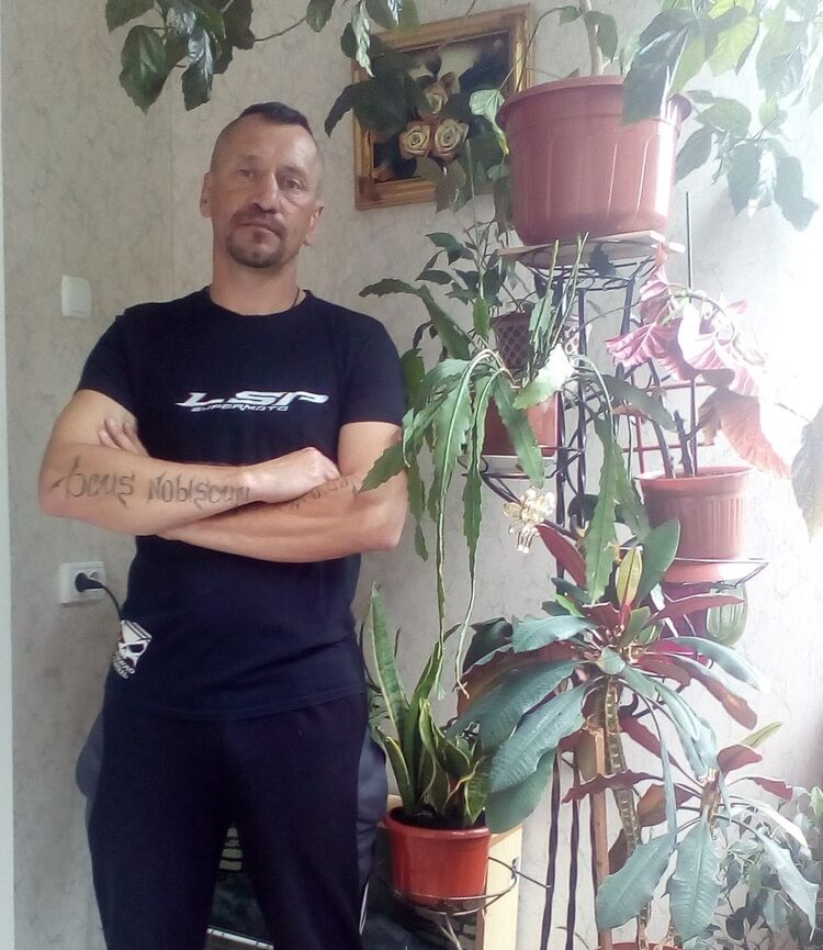  16589334  , 48 ,    