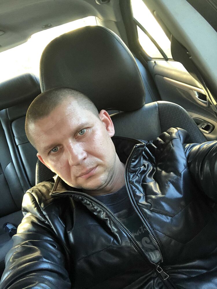  ,   Alex, 40 ,   ,   