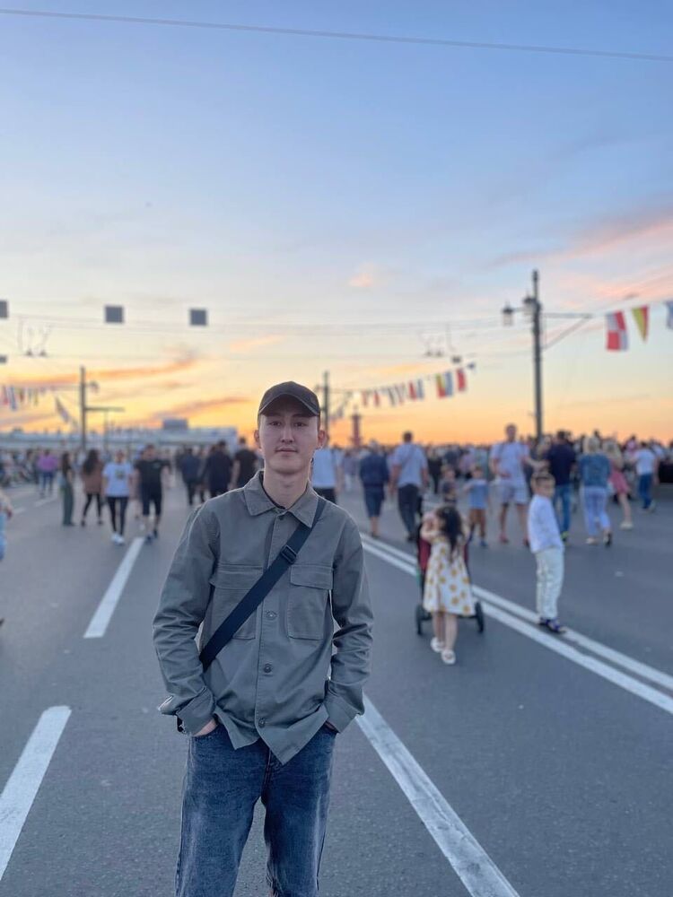  37836484  , 23 ,    -