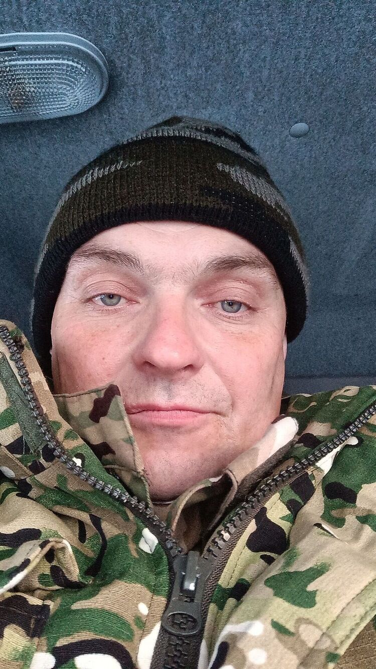  39989704  Andrei, 49 ,    