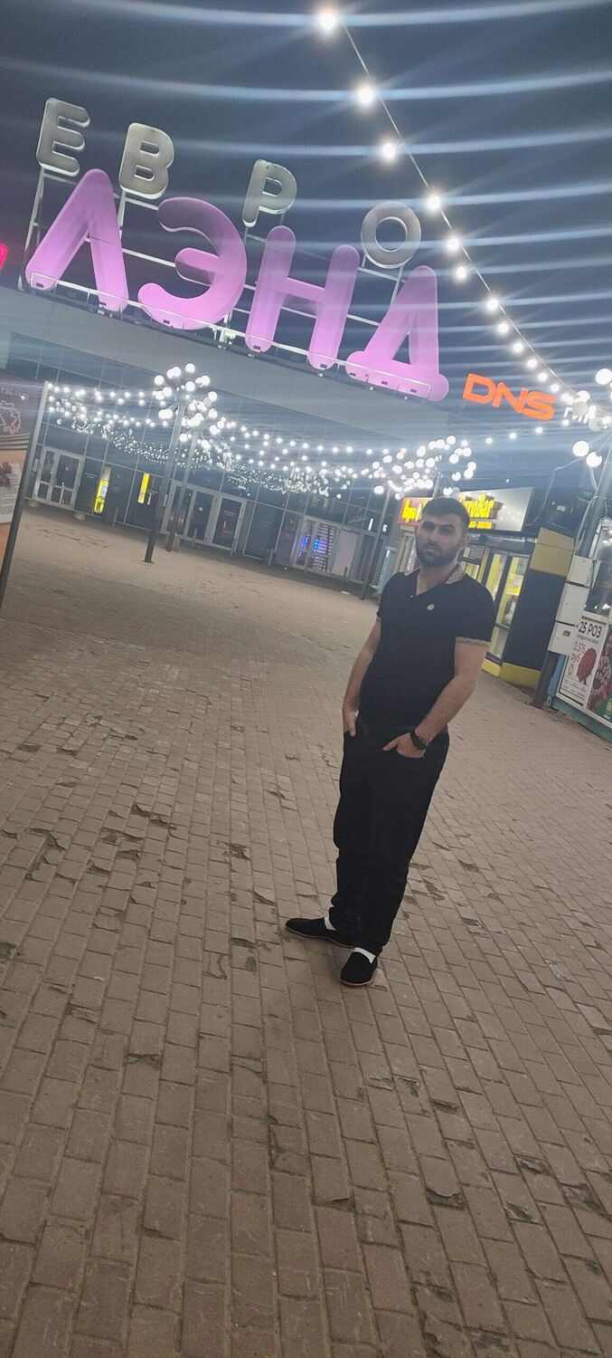  51720324  Robert, 32 ,    