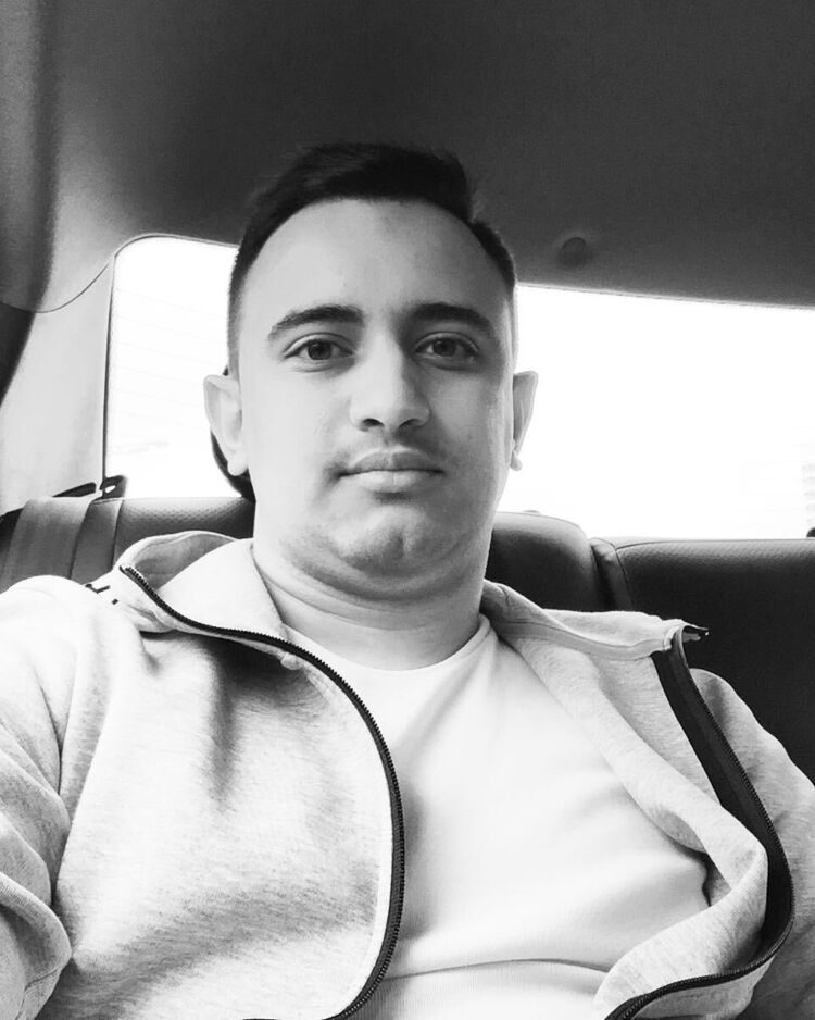  27132134  Artur, 29 ,    Saarlouis