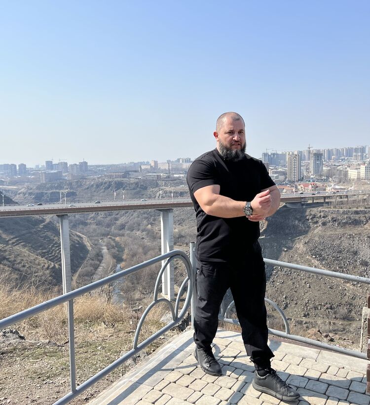  33118244  , 37 ,    --