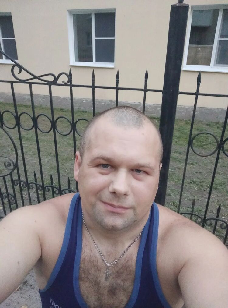  31637364  Artur, 39 ,    --